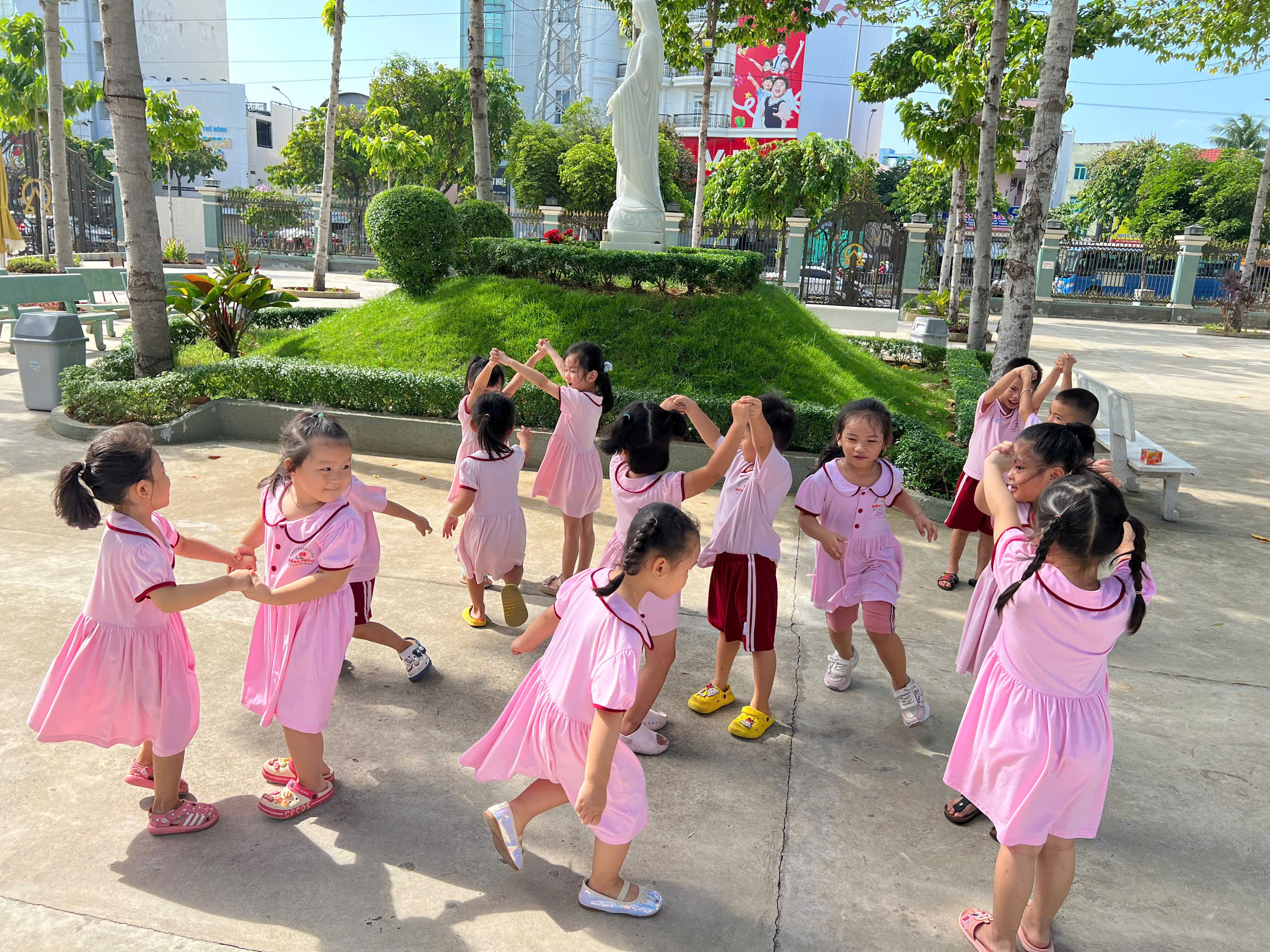 KẾ HOẠCH HÈ THÁNG 08 KHỐI LÁ